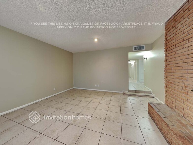 Building Photo - 5746 N 41st Dr