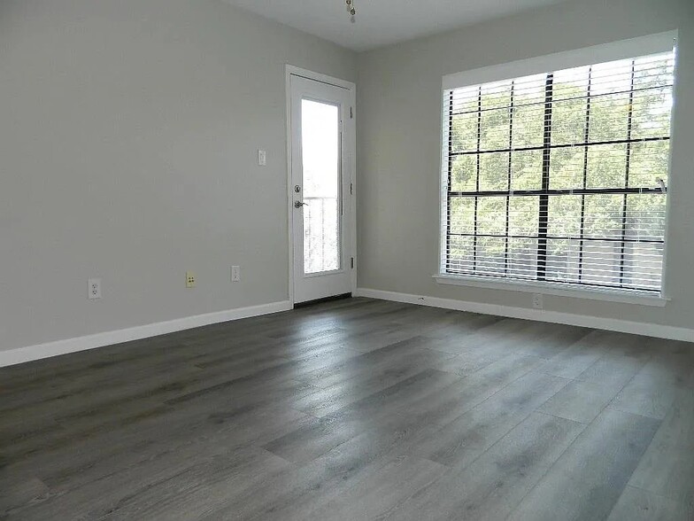 Building Photo - 4159 Steck Ave