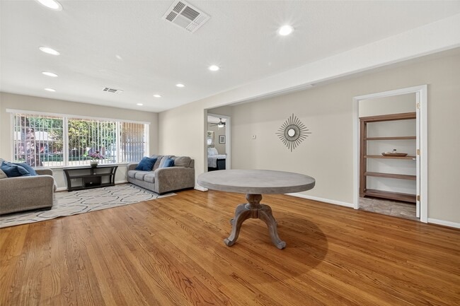 Building Photo - 4045 Osby Dr