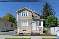 Building Photo - 142 Grand 2