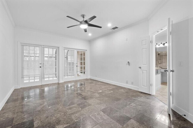 Building Photo - 2303 El Sol Dr