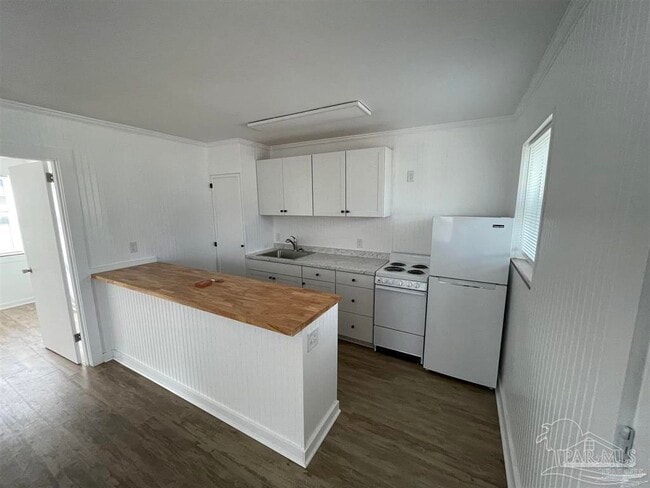 Building Photo - 107 Holmes Dr