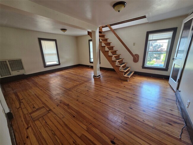 Building Photo - 318 Odell Ave