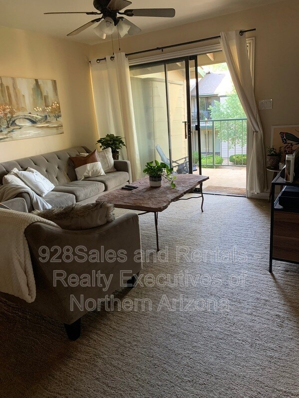 Building Photo - 3200 S Litzler Dr