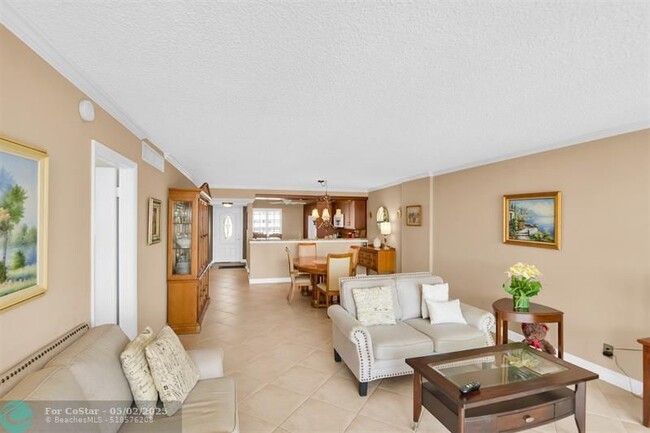 Building Photo - 1627 Riverview Rd