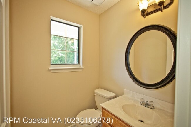 Building Photo - 2 br, 2.5 bath House - 475 Lees Mill Dr.