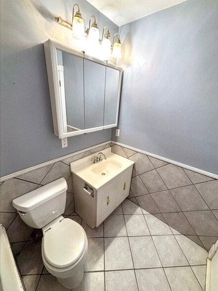 Building Photo - 813 Big Bend Woods Dr