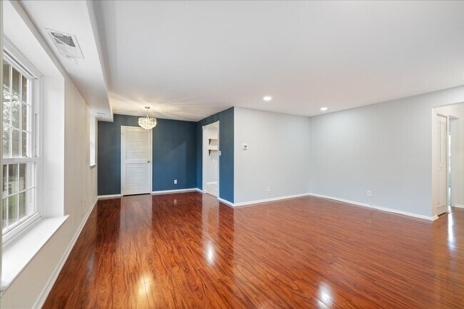 Building Photo - 4000 Gypsy Ln