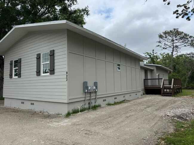 Building Photo - 923 Hagle Park Rd