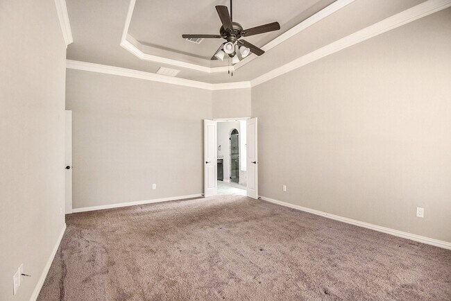 Building Photo - 136 Flying Diamond Dr