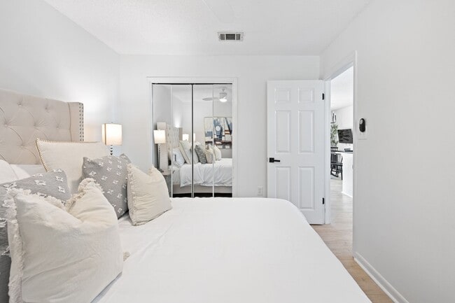 Building Photo - Cute fully furnished 1-Bedroom Codo in Seagrove Beach