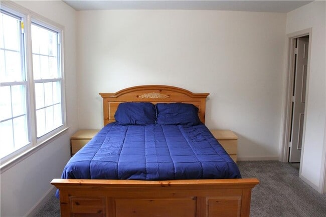 Building Photo - 1235 Sweet Pine Dr