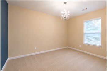 Building Photo - 146 Chapel Lake S