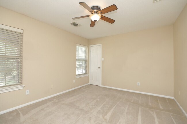 Building Photo - 11023 Heartland Grove Dr