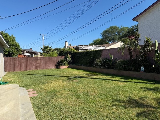 Building Photo - 14634 Richvale Dr