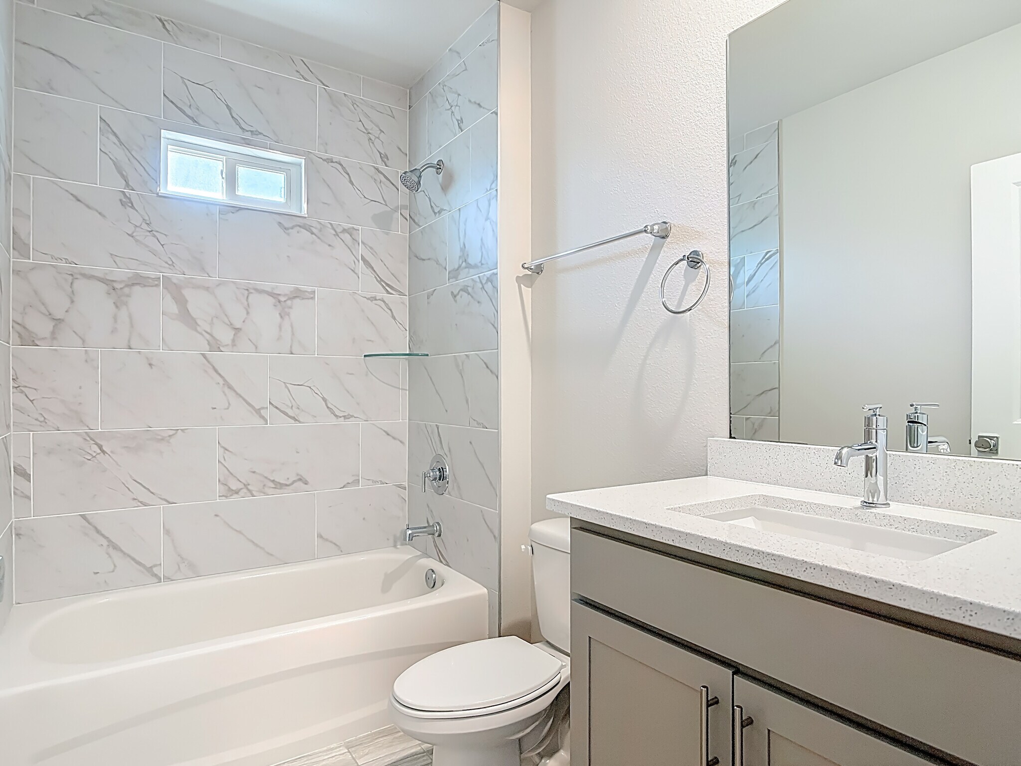 Building Photo - 60 Ballenger Ln