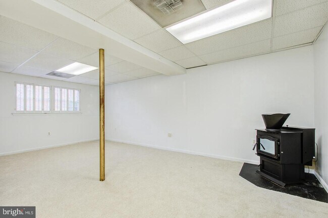 Building Photo - 351 Skyview Dr