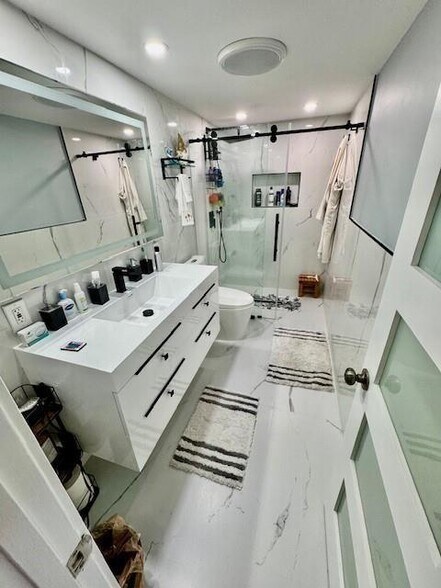 Building Photo - 801 S Ocean Dr