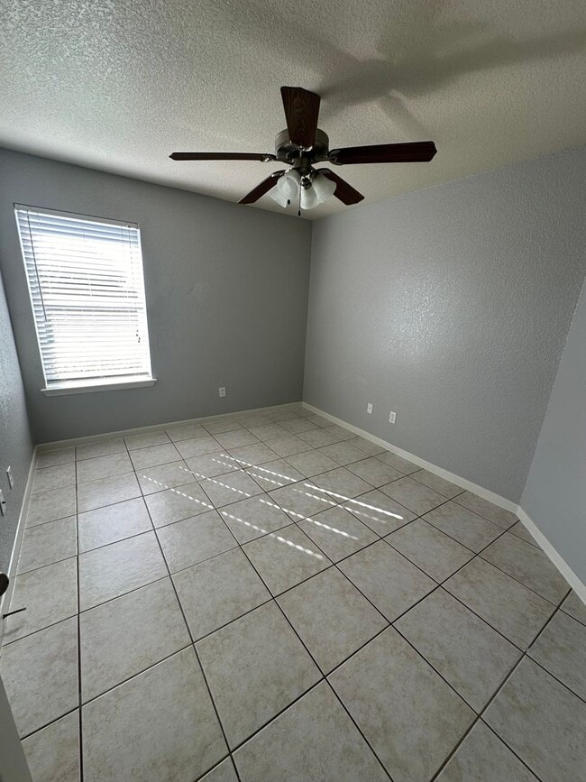 Building Photo - 1903 Elms Run Ct