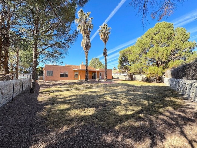 Building Photo - West El Paso 4 bed/3 bath refrig A/C Home!