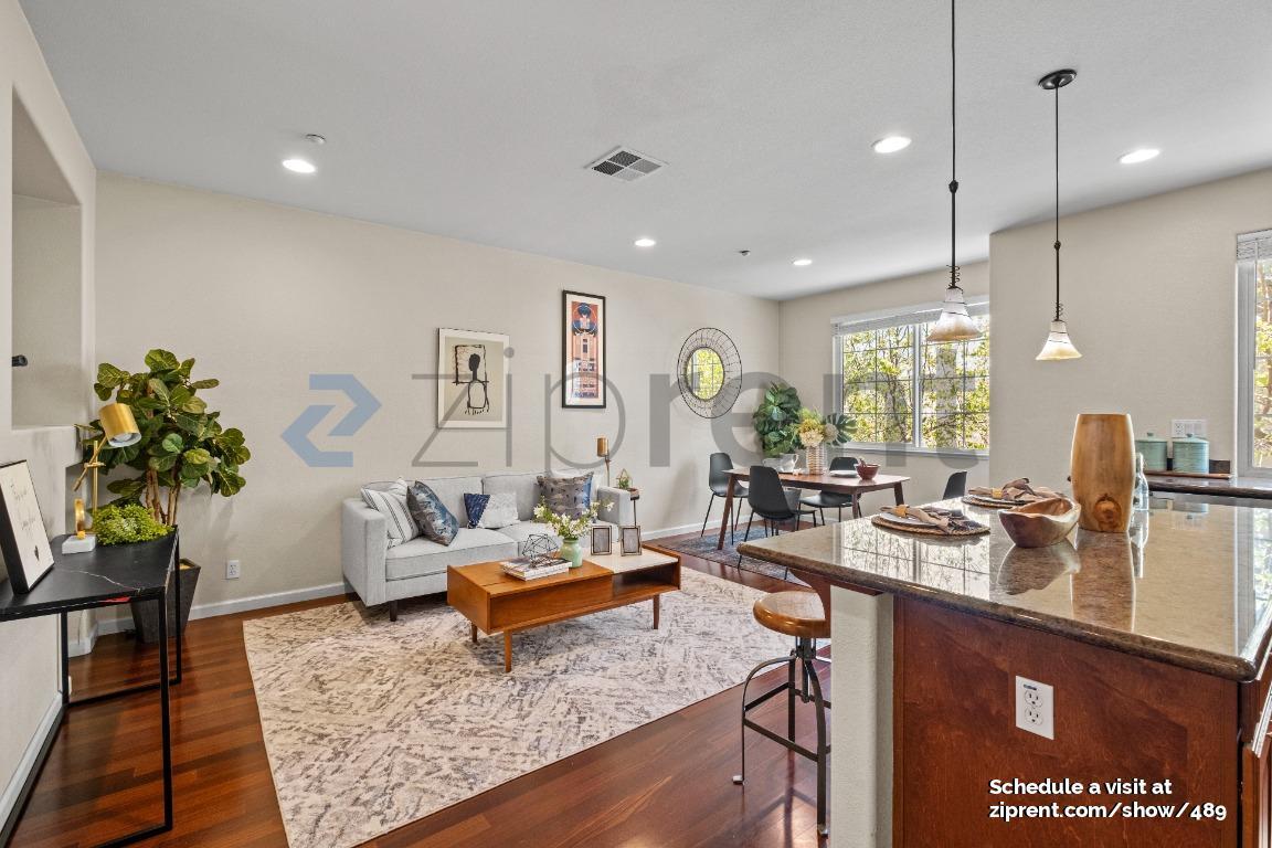 Building Photo - 1013 Carnelian Terrace