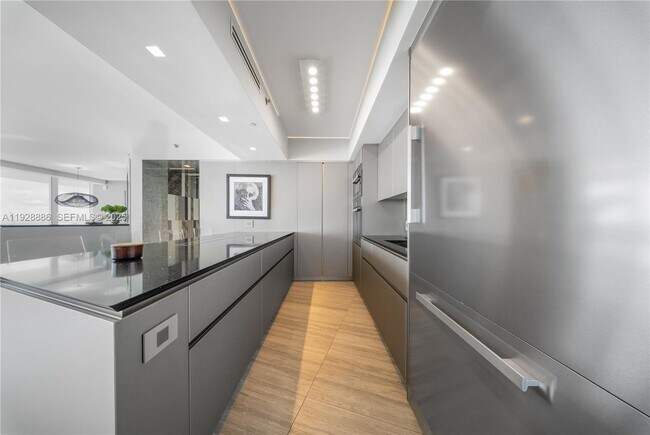 Building Photo - 450 Alton Rd