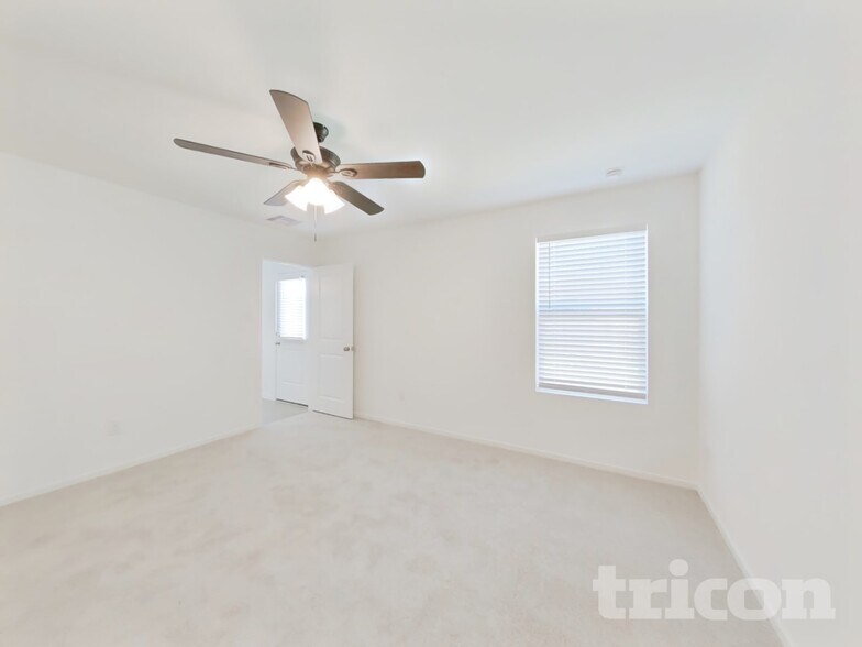 Building Photo - 13023 Shells Ln