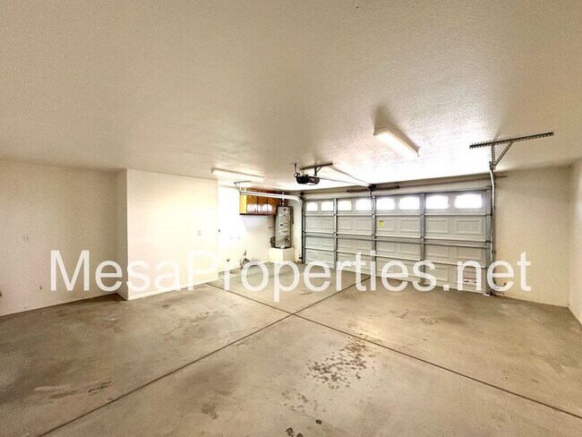 Building Photo - 15601 Sultana St