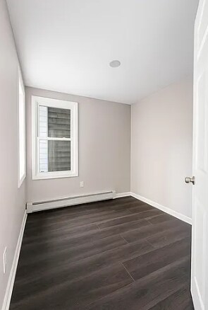 Building Photo - 677 2nd Ave