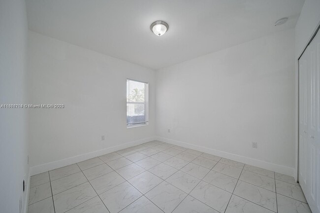 Building Photo - $3,000MONTHLY;14750 NE 7TH AVE #1475 MIAMI...