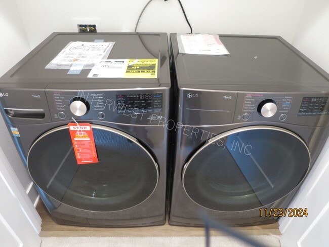 Building Photo - BEAUTIFUL NEWER CONSTRUCTION 4 BD HOME W/2 CAR GARAGE, W/D IN UNIT, AND MORE!