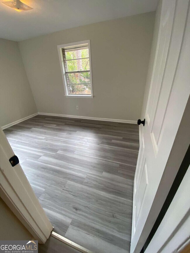 Building Photo - 29 Highland Park Dr