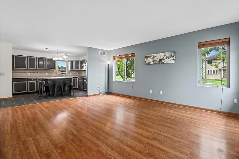 Building Photo - 562 Lexington Dr