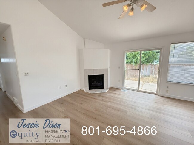 Building Photo - 108 W Oaks Dr
