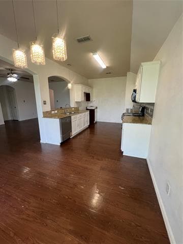 Building Photo - 3144 Evangeline Rd