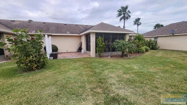 Building Photo - 9 Doral Dr