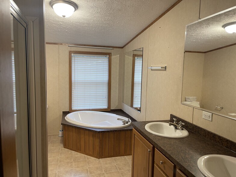 Building Photo - 982 Bethel Church Rd