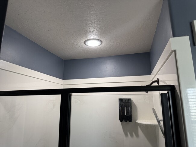 Building Photo - 890 W 110 S