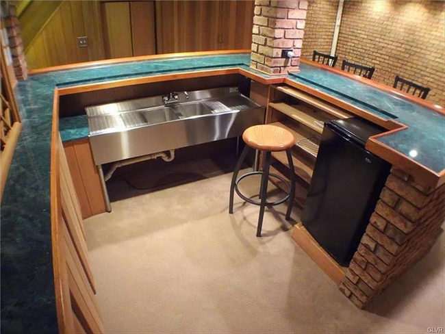 Basement Bar - 1730 Falcon Dr