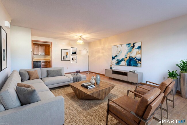 Building Photo - 11 St Marc Cir