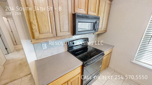 Building Photo - 204 S 34th St