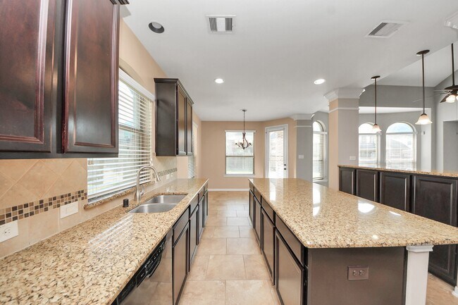 Building Photo - 9427 Sapphire Bay Ln
