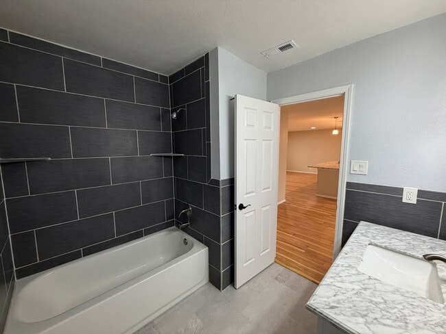 Building Photo - Beautifully Remodeled 3 Bedroom Single Story Home Available Near Golf Course Rd NW & McMahon Blvd...