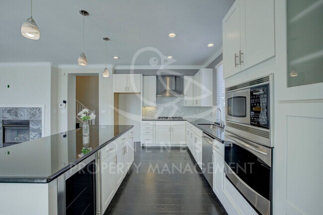 Building Photo - Twelve Bridges beauty! | Backed up to miles of walking paths