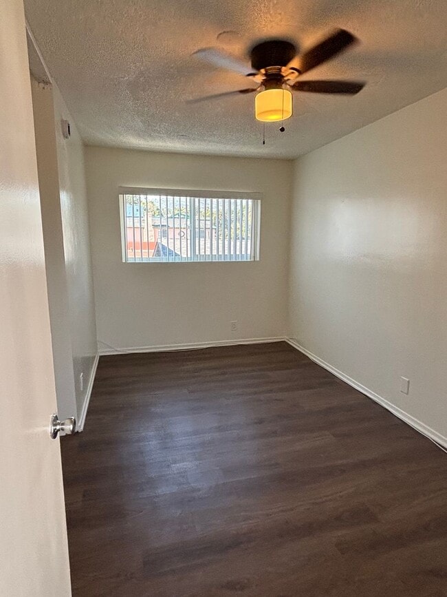 Building Photo - Spacious 4 Bed/2 Bath  Apartment for Rent in San Pedro