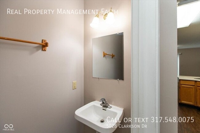 Building Photo - 5028 Clarkson Dr