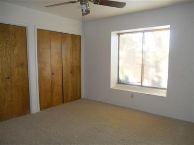 Building Photo - $2,900 - 4 Bed 2 Bath home Laurelglen Area...