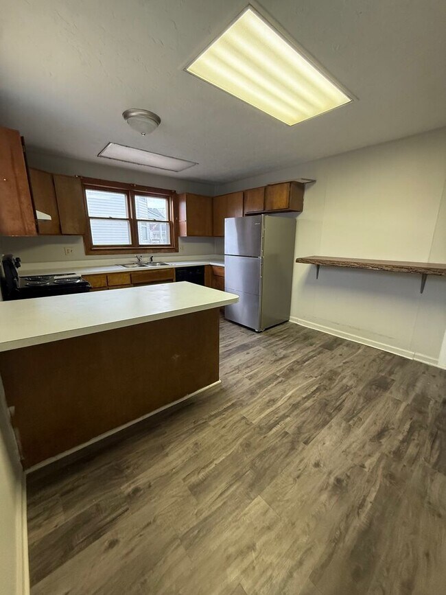 Building Photo - 3 Bedroom Home - Daleville