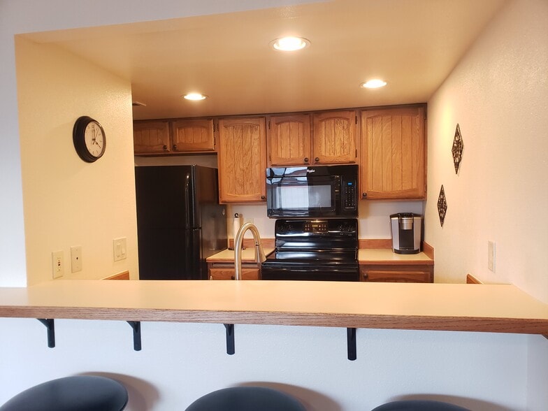 Building Photo - 9645 Independence Dr