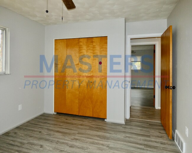 Building Photo - 2017 Garden Ln